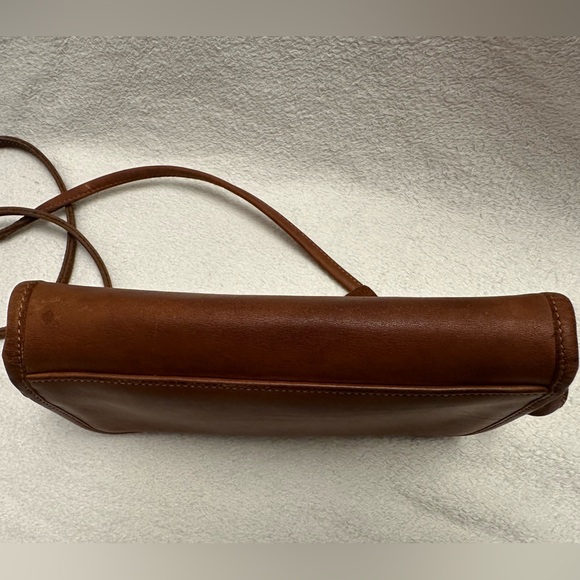 Vintage Coach USA Leather Crossbody Bag | British Tan | Turnlock | - Picture 9 of 15